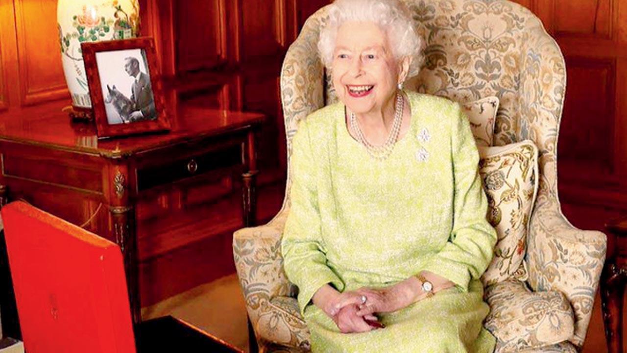 Queen Elizabeth II tests positive for Covid-19; mild symptoms