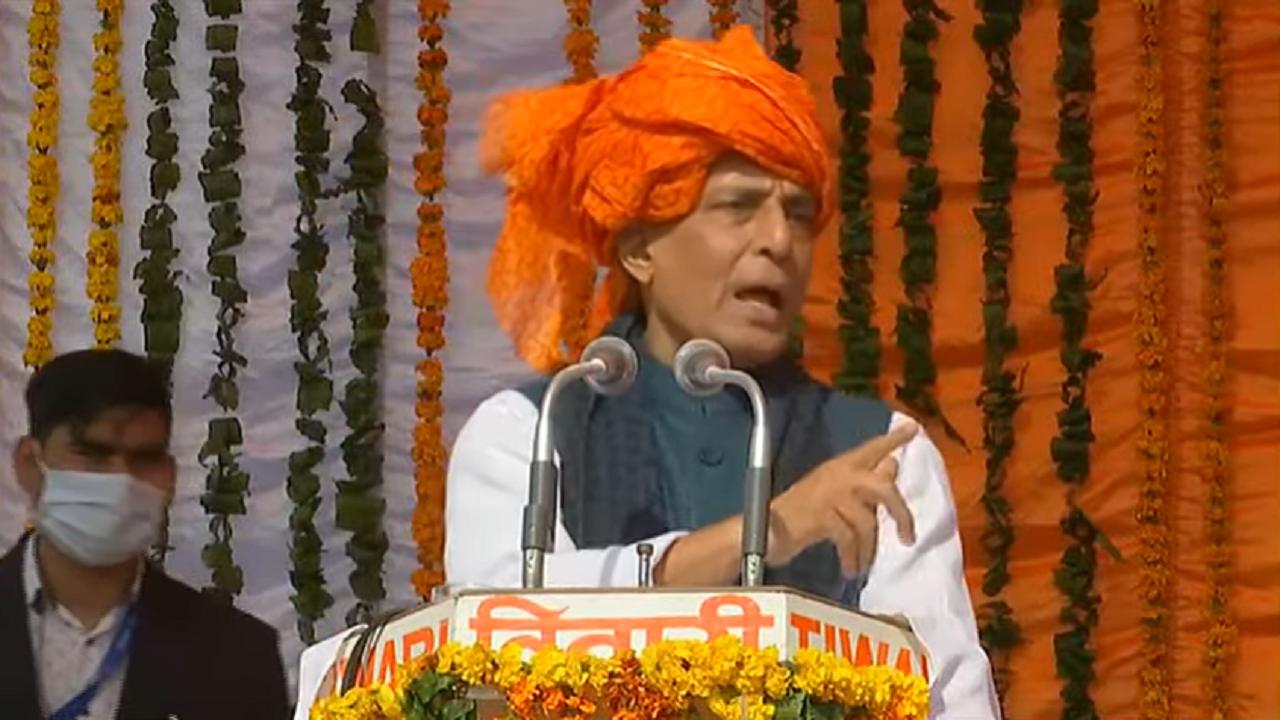 UP Polls: India dealt with Covid-19 better than US, says Rajnath Singh