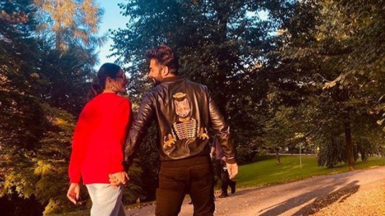 Rakul Preet Singh, Jackky Bhagnani visit Taj Mahal
