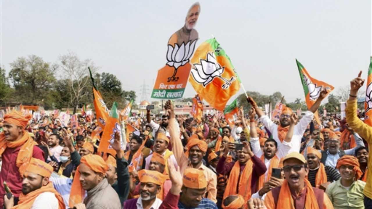 Political rallies, roadshows can be held at full capacity with prior permission: Election Commission