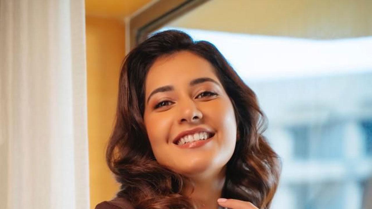 Raashii Khanna begins shooting for 'Sardar' in Chennai