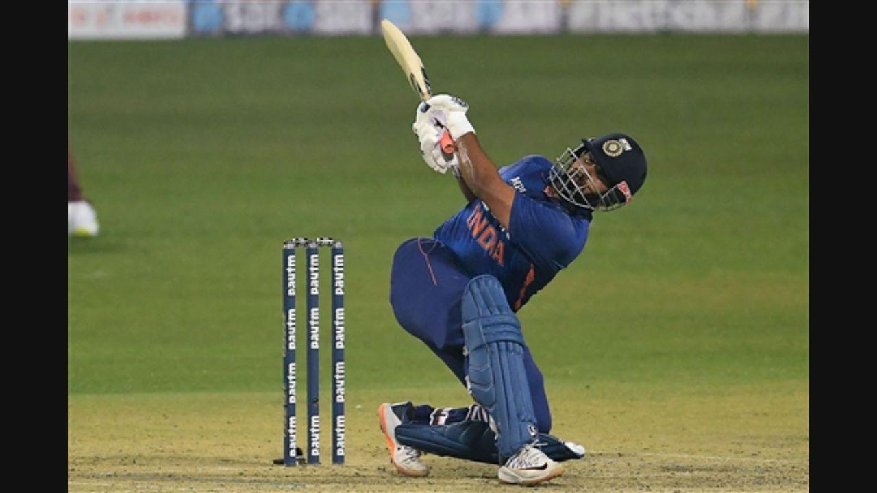 India beat West Indies by 8 runs in second T20I, seal series