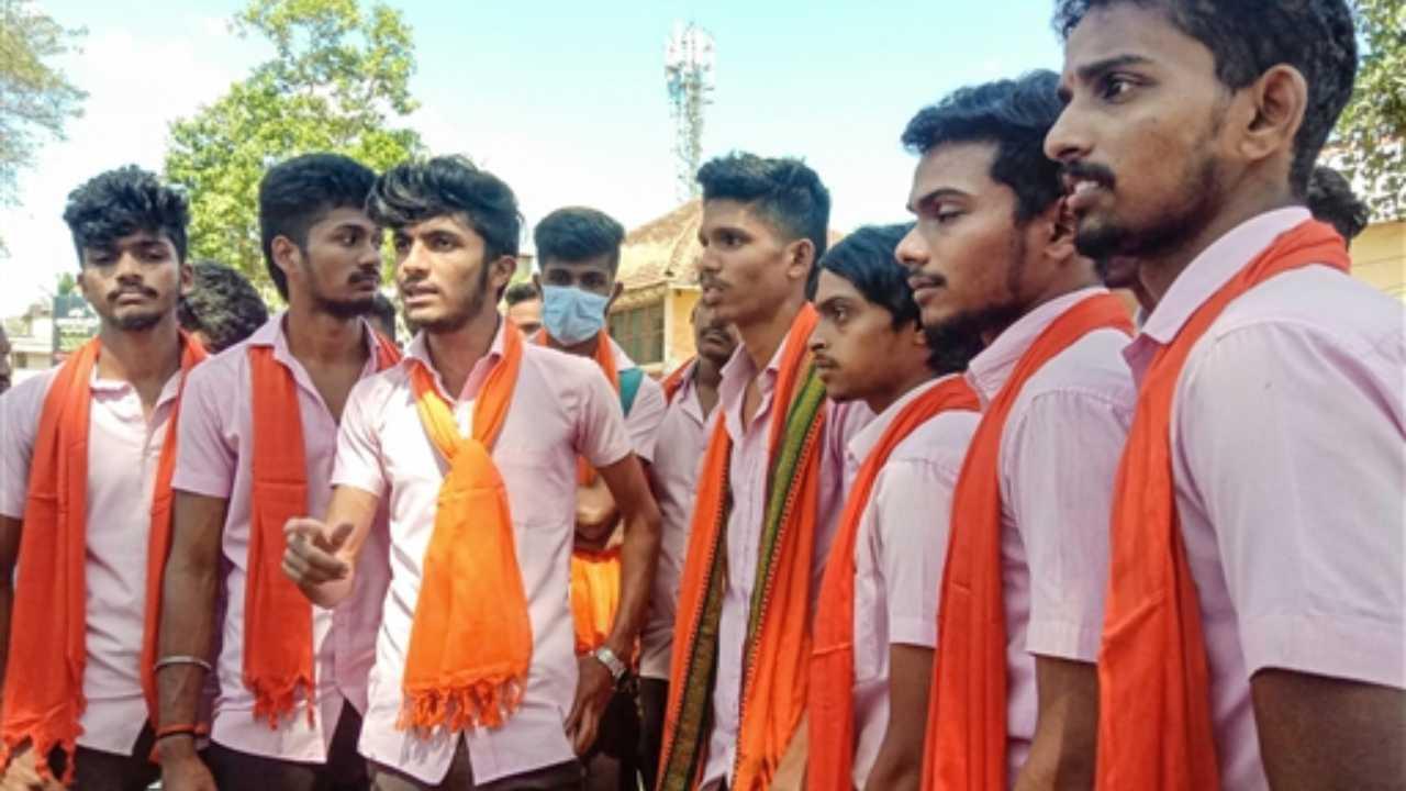 Karnataka hijab ban: Classes suspended in Vijayapura after students arrive wearing saffron stoles