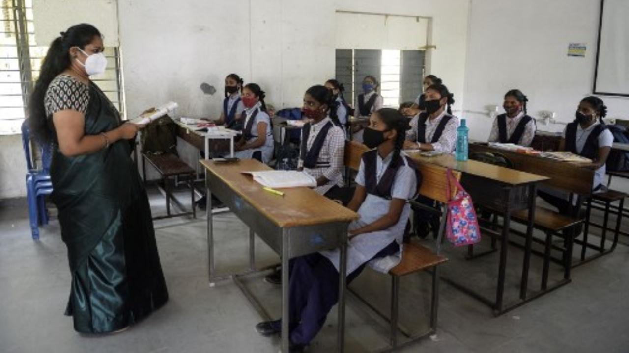 Puducherry Education Dept to formulate uniform dress code for students: Lieutenant Governor Sounderarajan