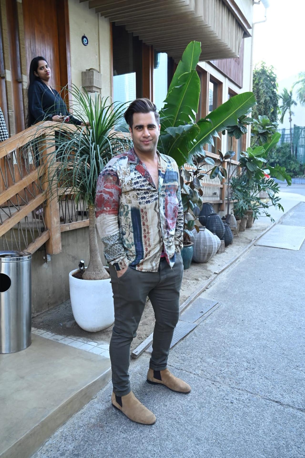 Shamita Shetty's BFF Rajeev Adatia posed for the shutterbugs when clicked at Shamita Shetty's 43rd birthday party.