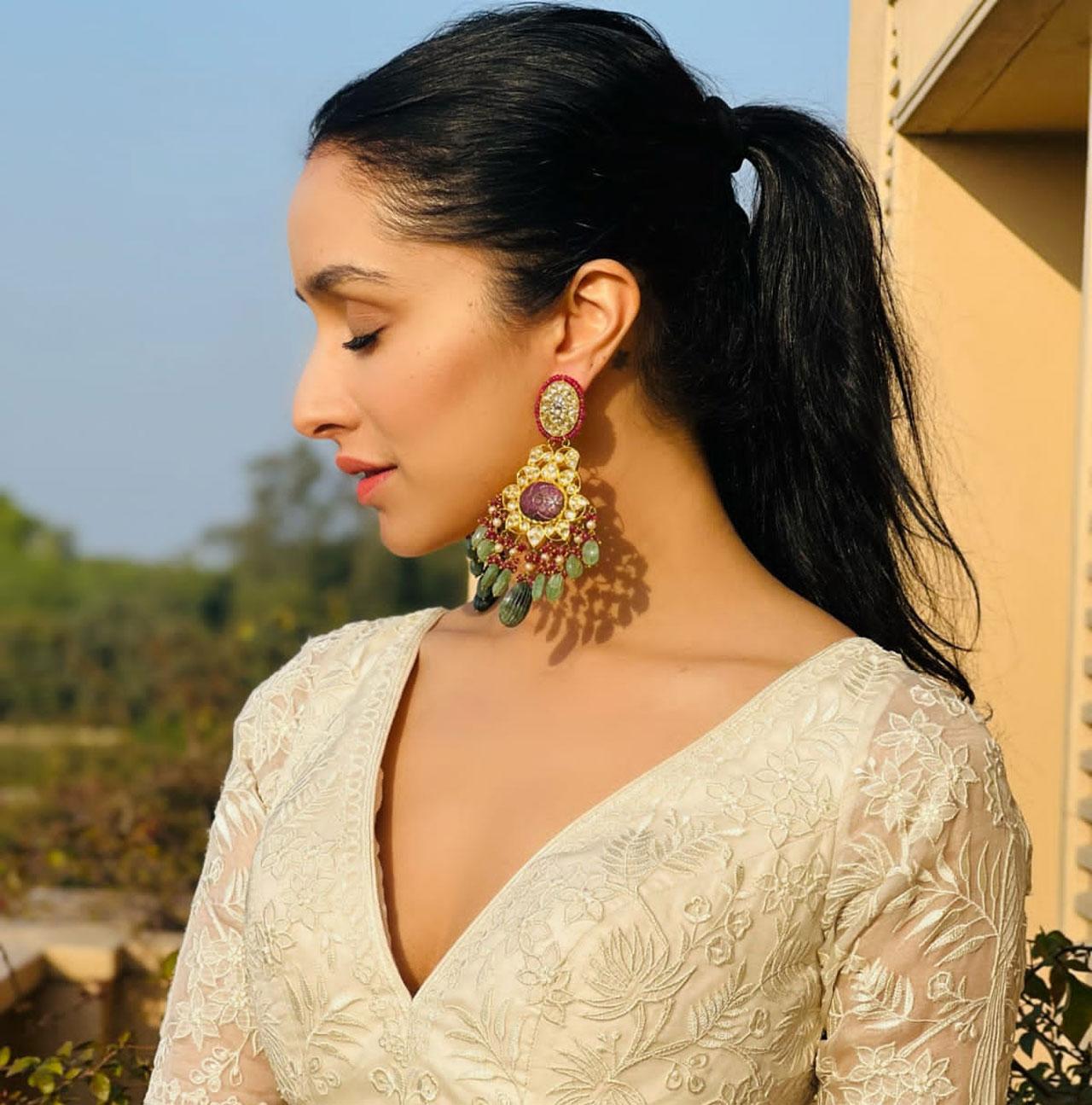 Shraddha Kapoor never fails to impress us with her sartorial choices. The ever-beautiful Shraddha Kapoor can rock any style with utmost grace and oomph. That's exactly what she did recently on Instagram.