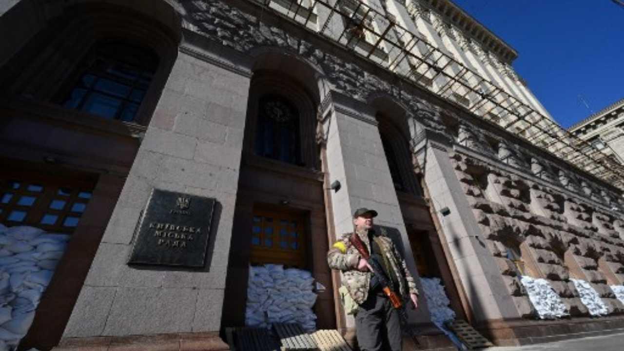 Ukrainian guards not allowing us to board trains, beating up people: Indian student from Kyiv station