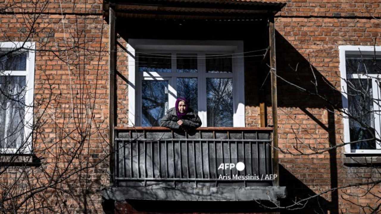 US to move all diplomats from Ukraine to Poland over security fears