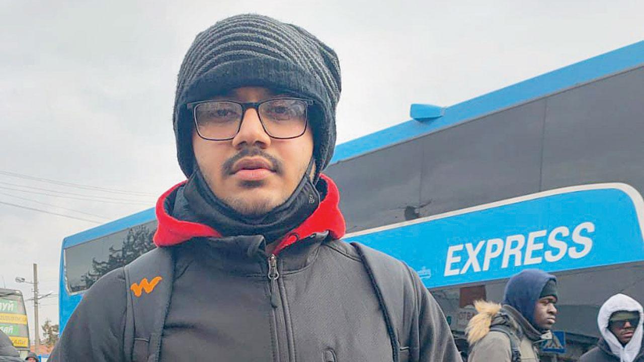 With no transportation, Indian students walk 40 km to Poland border