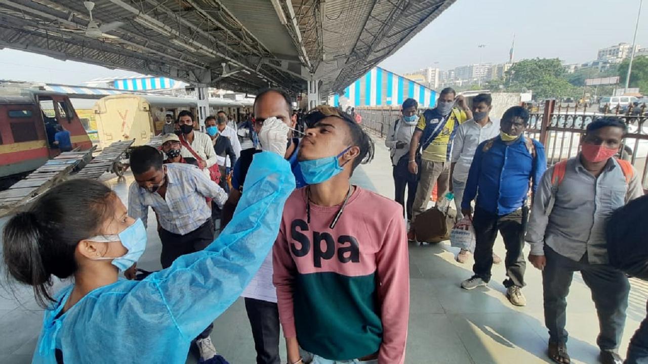 Mumbai records 15,166 fresh Covid-19 cases; 1,218 hospitalisations in 24 hours
