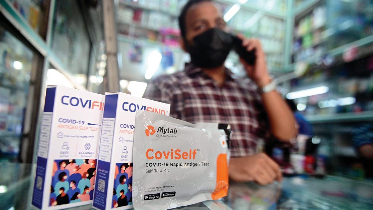 There are several COVID-19 self-test kit brands available in the market, including CoviSelf, Panbio, CoviFind, Angcard, and Ultra Covi-Catch—all priced between Rs 250-Rs 500—that can give results within 15-20 minutes. Henceforth, buyers will have to fill out a form at the chemist entering their name, contact details and the number of self-test kits purchased. These details will be shared with the FDA and BMC. Pic/Bipin Kokate