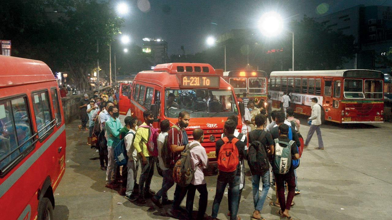 Covid-19 in Mumbai: Cases increase, but no drop in footfall on trains, buses