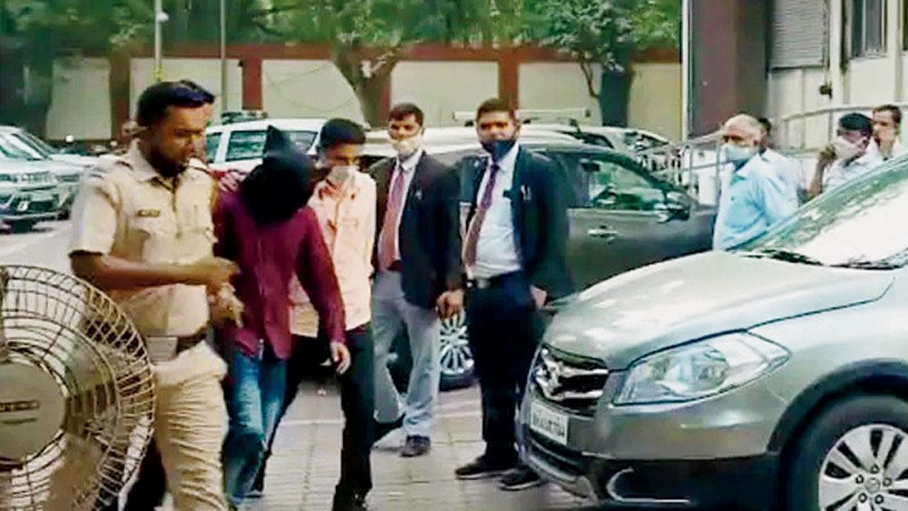 City cops with Vishal Kumar Jha, an engineering student from Bengaluru, on Tuesday