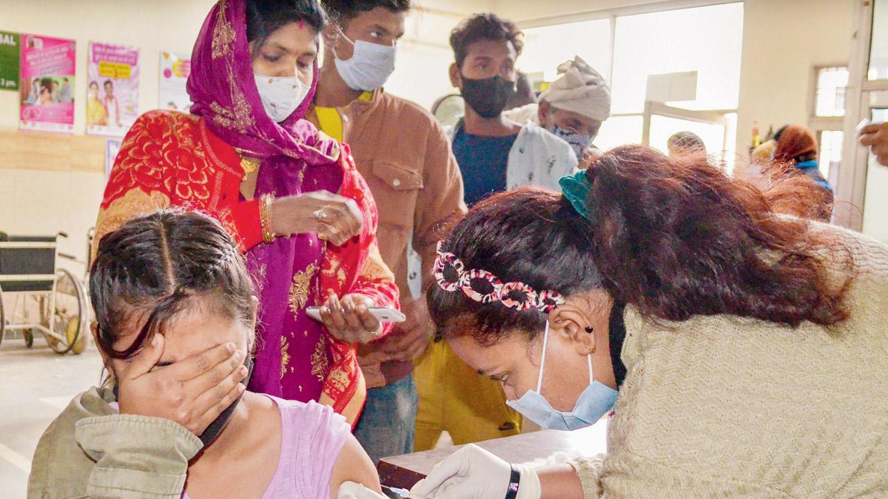 India records 2.58 lakh new Covid-19 cases, 385 deaths