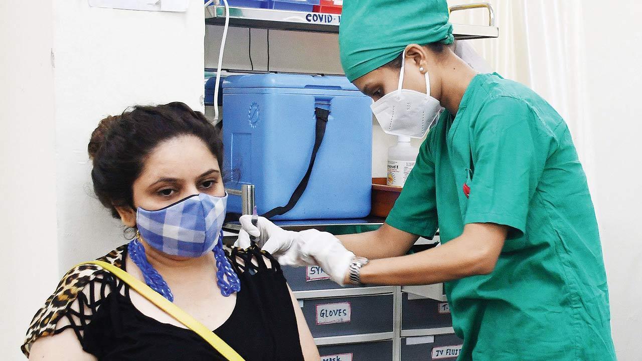Daily Covid-19 cases continue to drop in Mumbai