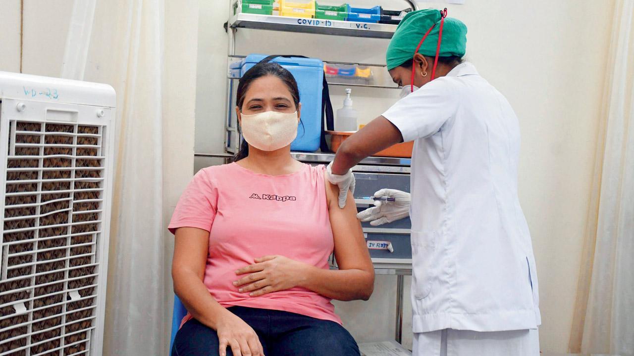 Mumbai reports 6,032 fresh Covid-19 cases, TPR drops to 10 per cent