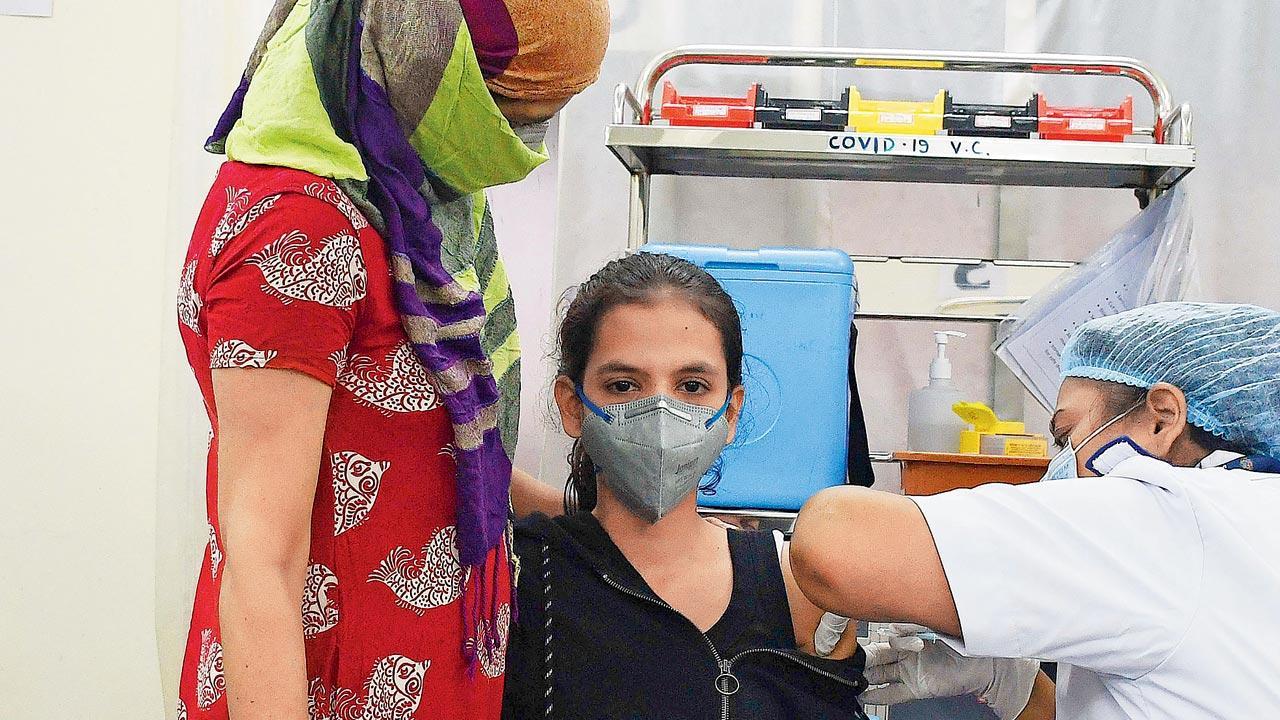 Mumbai: Daily Covid-19 cases rise to 16,420, TPR jumps to 24.38 per cent