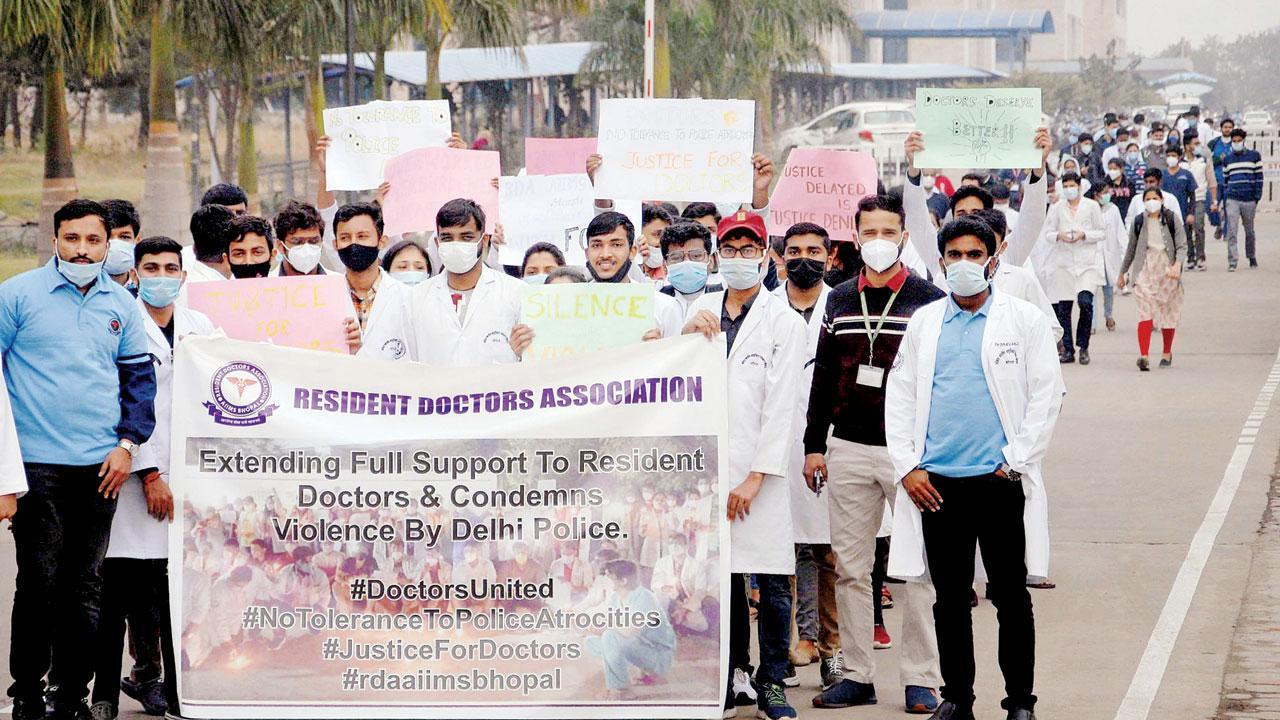 NEET-PG counselling delay: Resident doctors across Maharashtra call off agitation