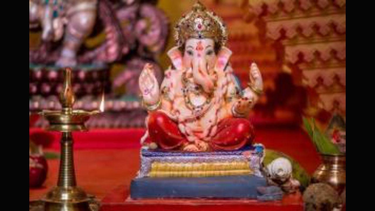 'Money Heist' actor Esther Acebo reveals Lord Ganesha's painting at her home