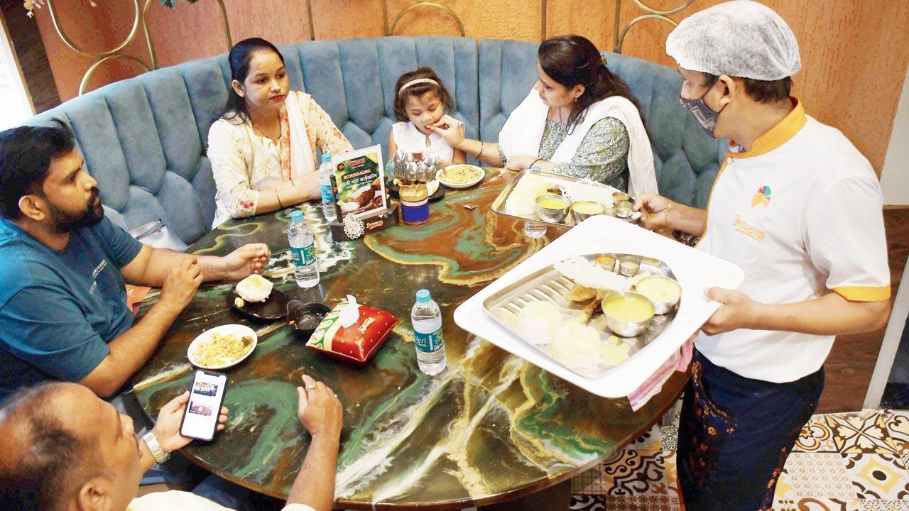 As Covid-19 cases rise, Delhi bans restaurant dine-in services, closes bars