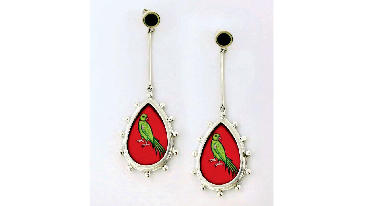 Wear your Mughal miniatures
