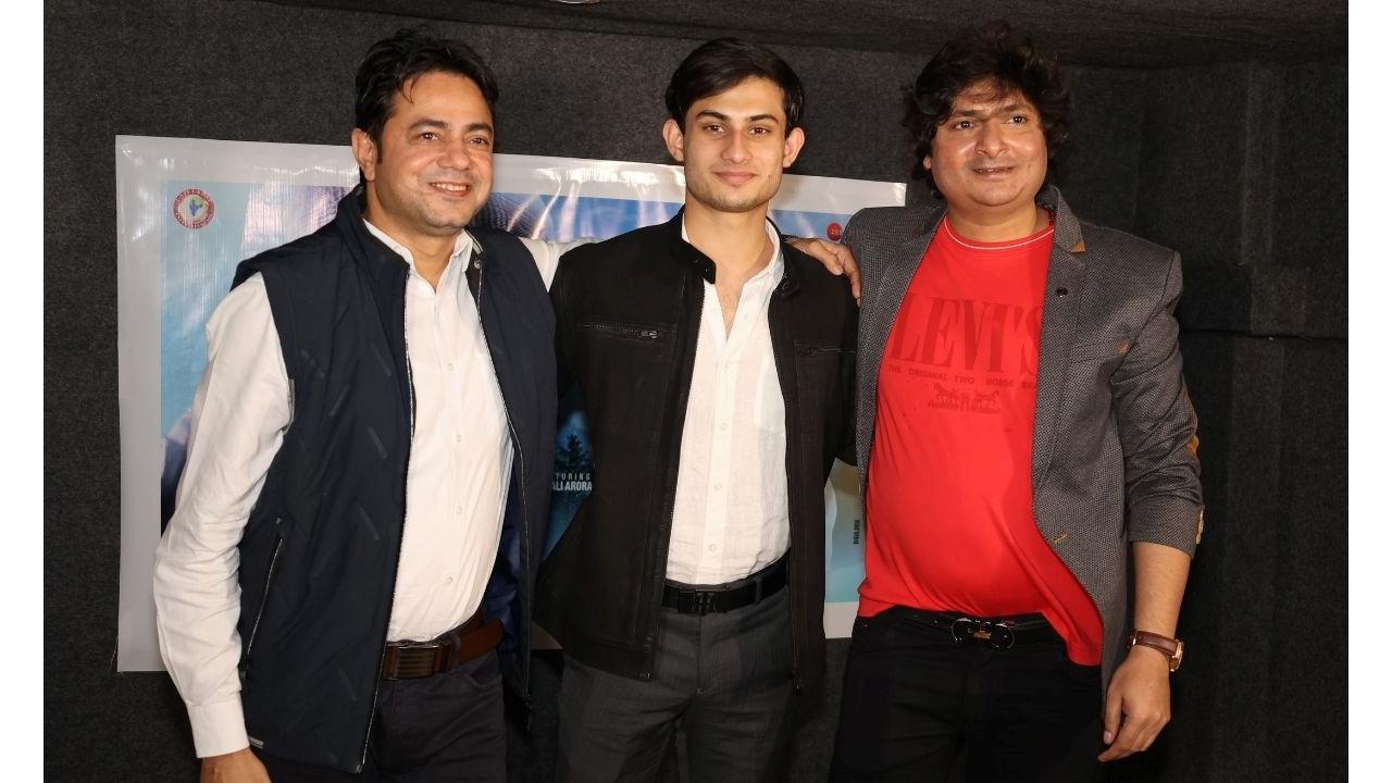 Director Pramod Shastri's new song Oh Humnasheen featured Pranay Jha 