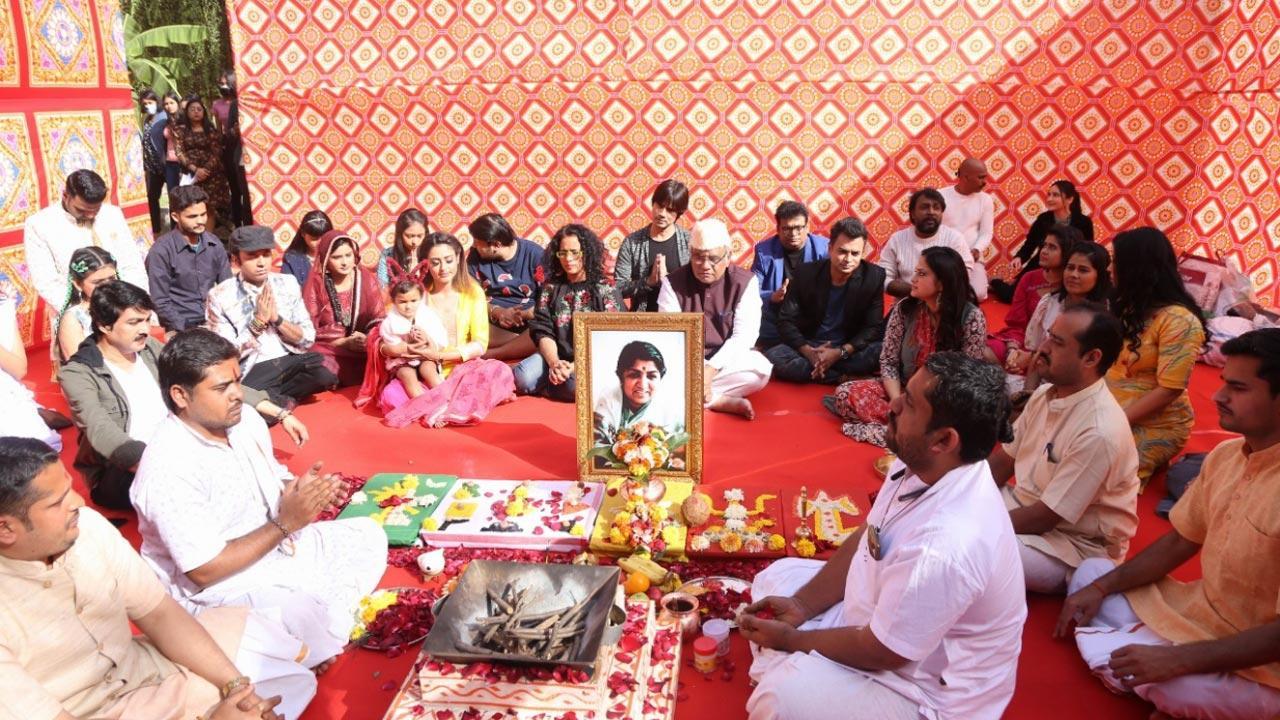 Sa Ra Ga Ma Pa and team organise a 'havan' for speedy recovery of Lata Mangeshkar