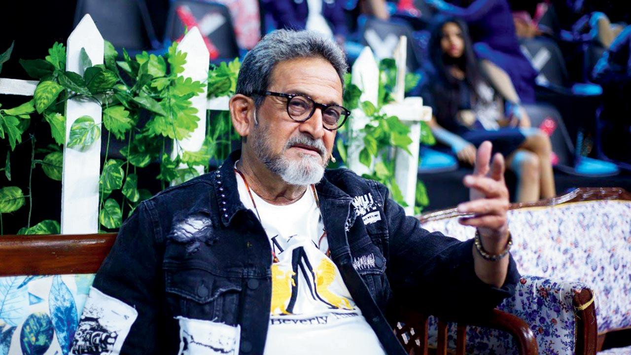 Mahesh Manjrekar 