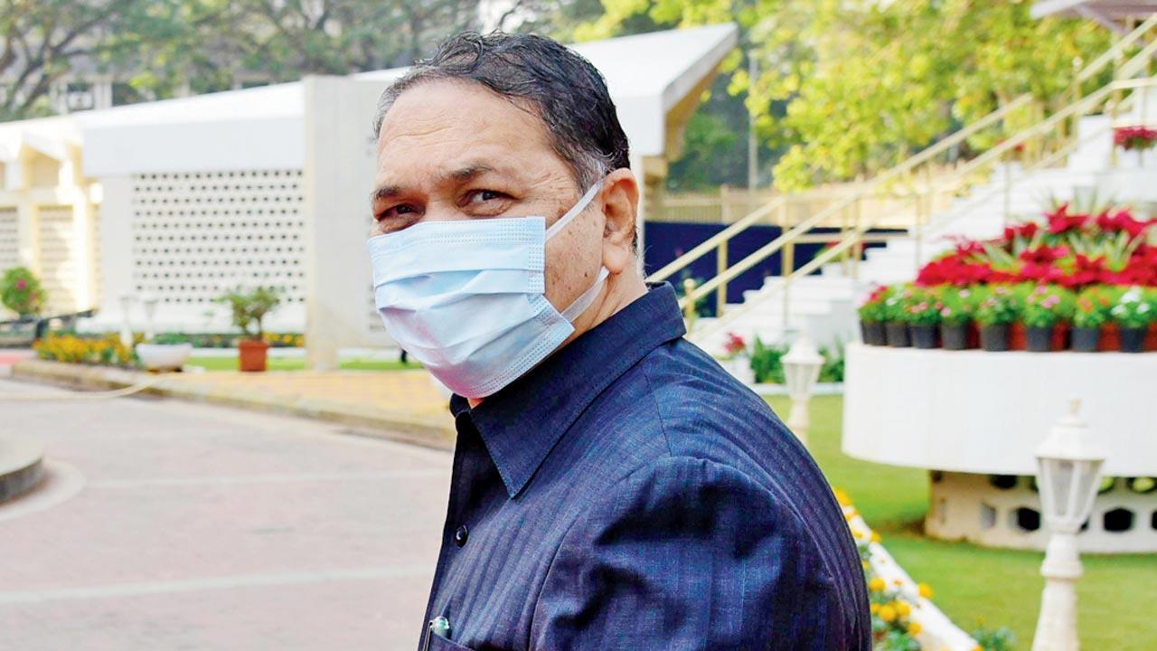 Maharashtra home minister orders probe into fake transfer list of senior cops