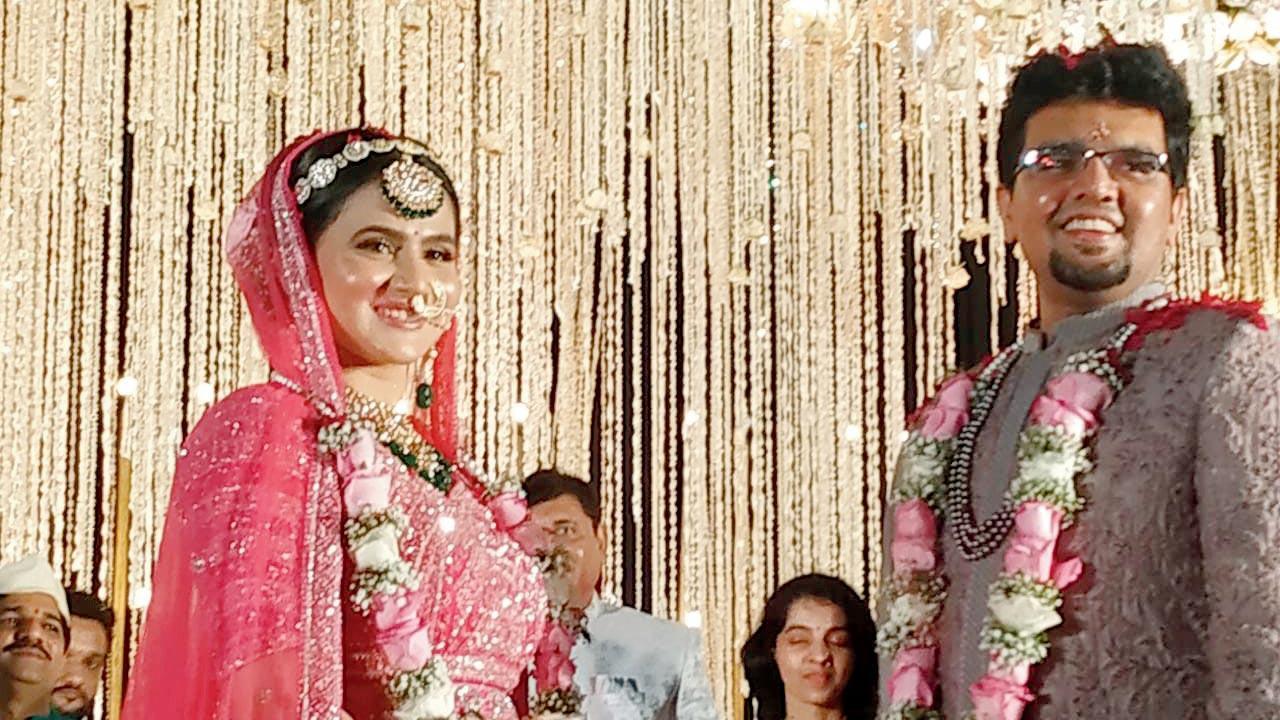 With curbs on guests, Mumbai couple sends out food to old age homes and orphanages on their wedding day
