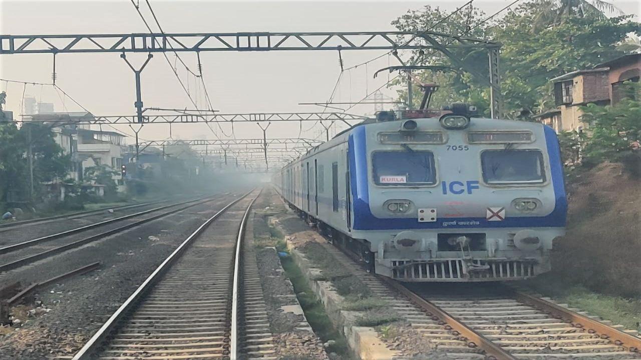 Trans-harbour AC trains withdrawn, now to run on CSMT-Goregaon line