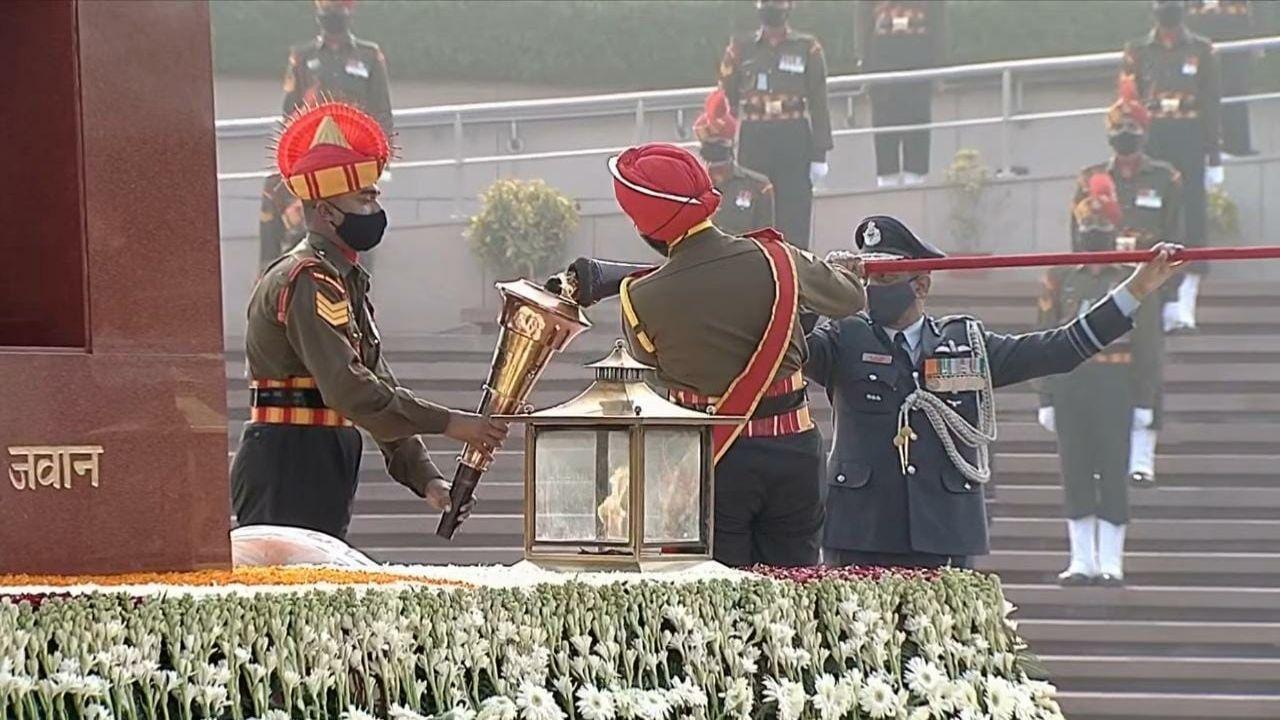 Amar Jawan Jyoti flame at India gate merged with torch at National War Memorial