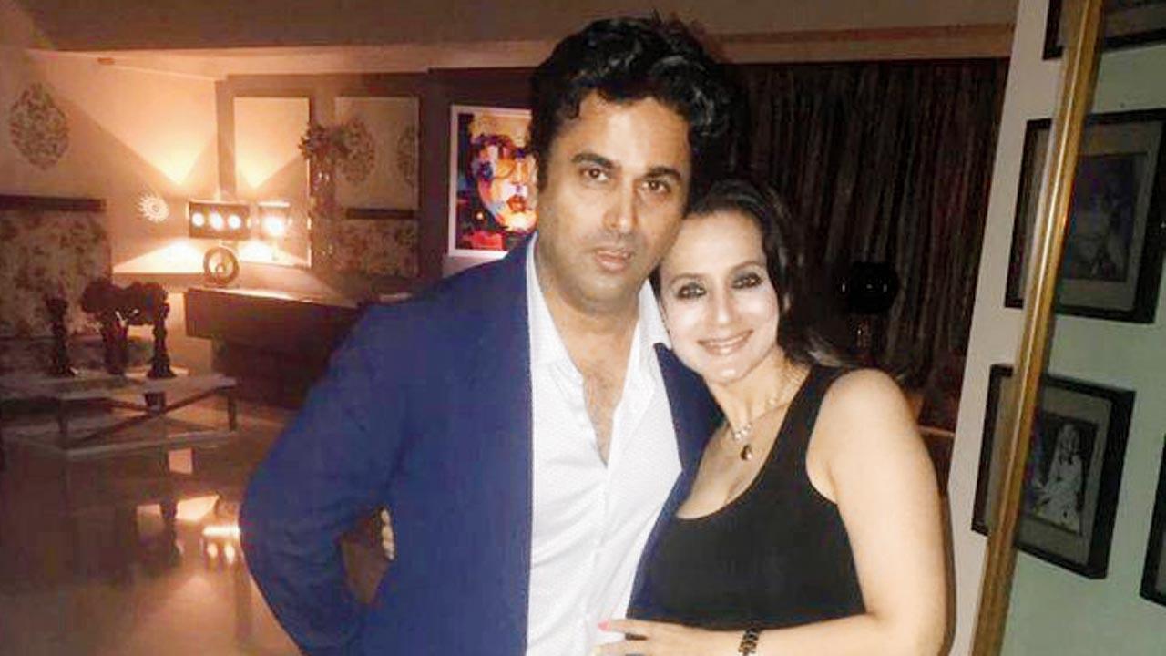 Ameesha Patel, Faisal Patel are just friends?
B-Town’s rumour mills are working overtime about Ameesha Patel and Faisal Patel’s alleged relationship after their social media banter. The son of the late Congress leader Ahmed Patel turned a year older on December 30. “Happy birthday my darling, love you… have a super awesome year,” wrote the actor. Faisal retweeted her post with a marriage proposal. “I’m formally proposing in public. Will you marry me?” he asked. Moments later, the entrepreneur deleted the post. His sister Mumtaz requested netizens “to not read too much into his deleted tweet.” Check out the full story here.