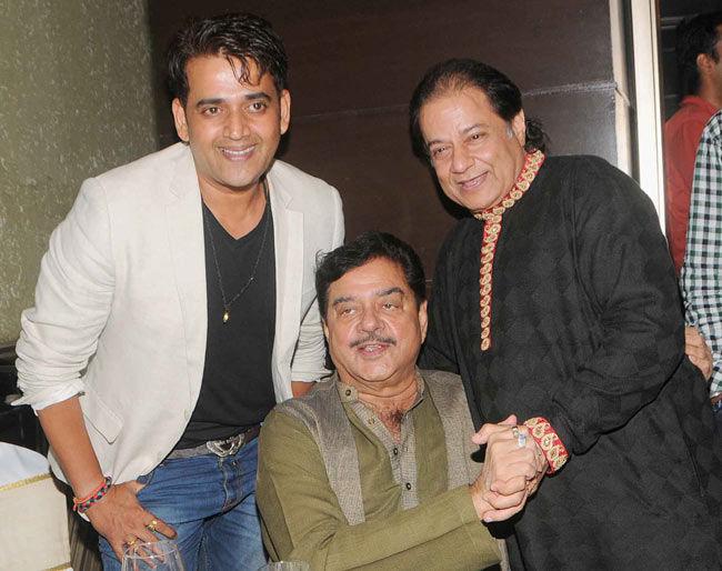 Anup Jalota with Ravi Kissen and Shatrughan Sinha