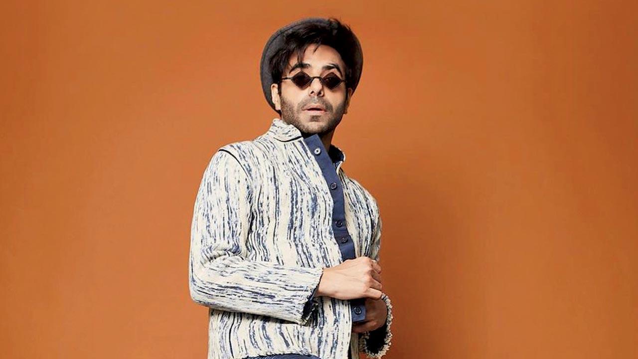 Aparshakti Khurana to play the lead in Berlin
The Indian market hasn’t particularly done justice to the genre of spy thrillers, which makes Atul Sabharwal’s next, noteworthy. Sabharwal, whose resume boasts of projects like Class of 83, and Aurangzeb is set to present Berlin, a true-blue spy thriller revolving around a mute and deaf spy. In a round of casting that may seem rather unusual, the ebullient Aparshakti Khurana is set to play the protagonist in the project that pairs him with Pataal Lok actor Ishwak Singh. Read the full interview here.
 