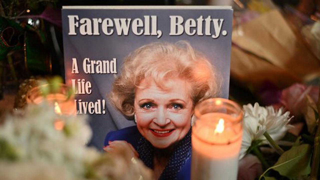 'Golden Girls' star, TV legend Betty White passes away at 99