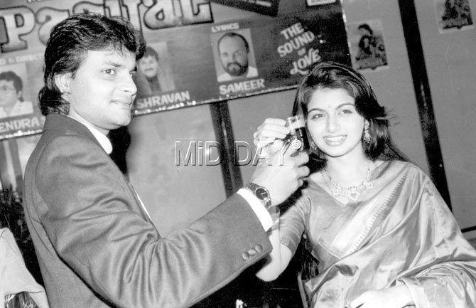 Bhagyashree wed actor-turned-businessman Himalaya Dasani in 1990. They starred together in three films, Qaid Main Hai Bulbul, Tyagi and Paayal, all released in 1992.
Pictured: The actress and her husband at the music launch of Paayal.