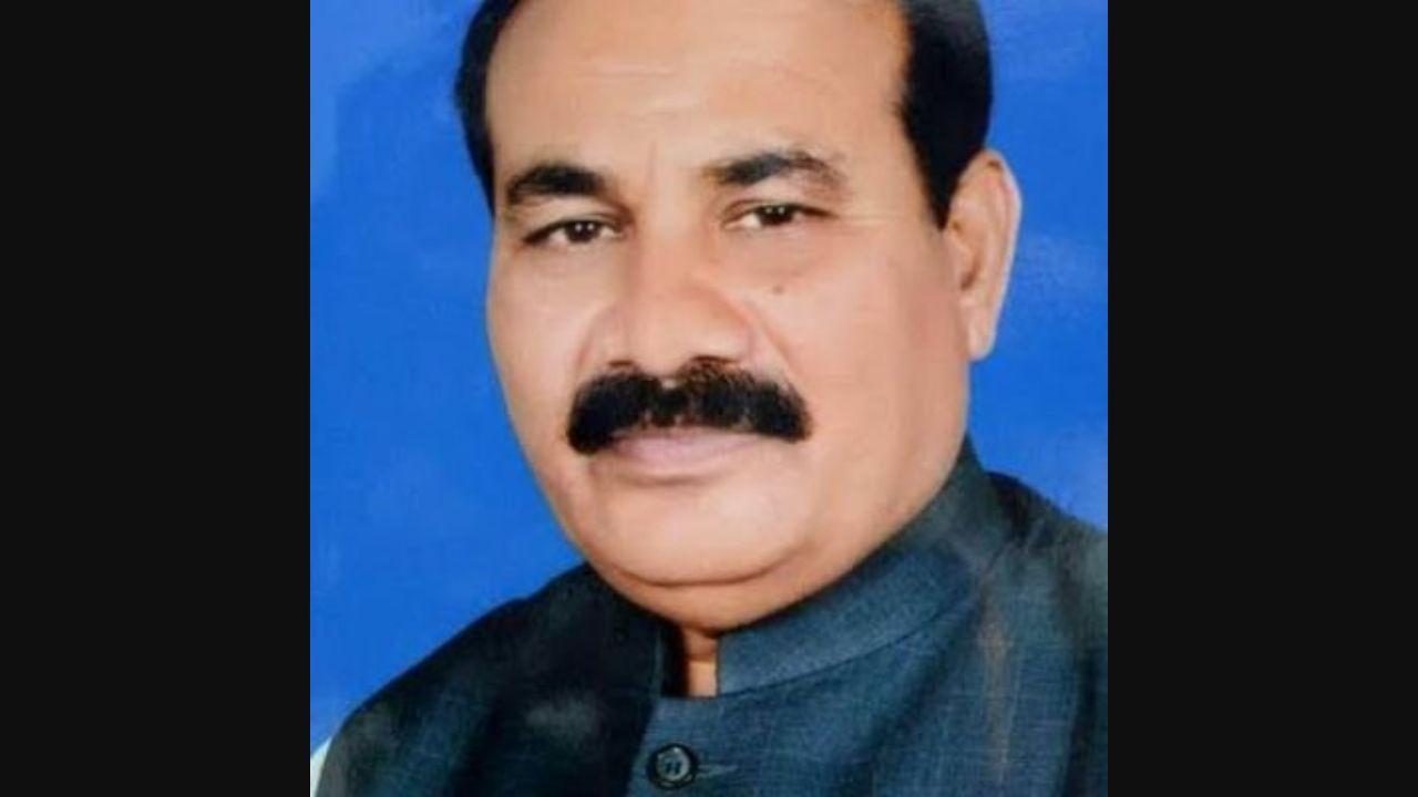 Former UP cabinet minister Dara Singh Chauhan likely to join SP on January 16