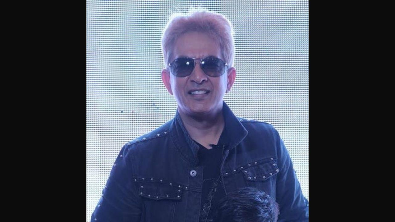 Viral video: Celebrity hairstylist Jawed Habib spits on woman's head while giving haircut