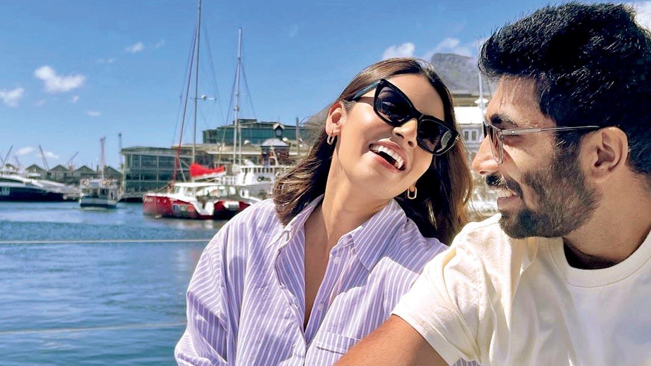 Sanjana gets ‘dramatic on a boat’