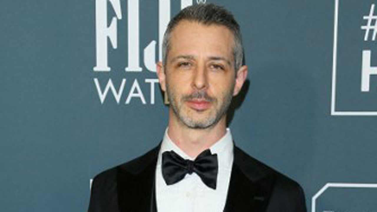 Jeremy Strong takes home Golden Globe for his powerful performance in 'Succession'