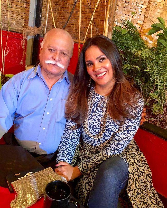 When Lara Dutta's family planned to settle in Bengaluru after her father's retirement, the three daughters (Sabrina, Cherin and Lara) were thrilled to bits, Jennifer Dutta had shared the memory with mid-day once.
Pictured: Lara Dutta with her father Lalit Dutta, while they were at Prithvi Theatre, to watch a play