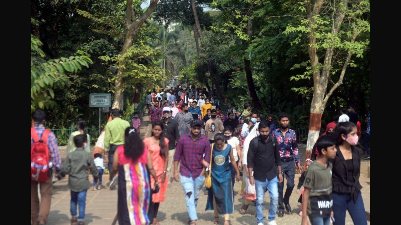 Most cases of Omicron in Maharashtra; India tally breaches 1,800-mark