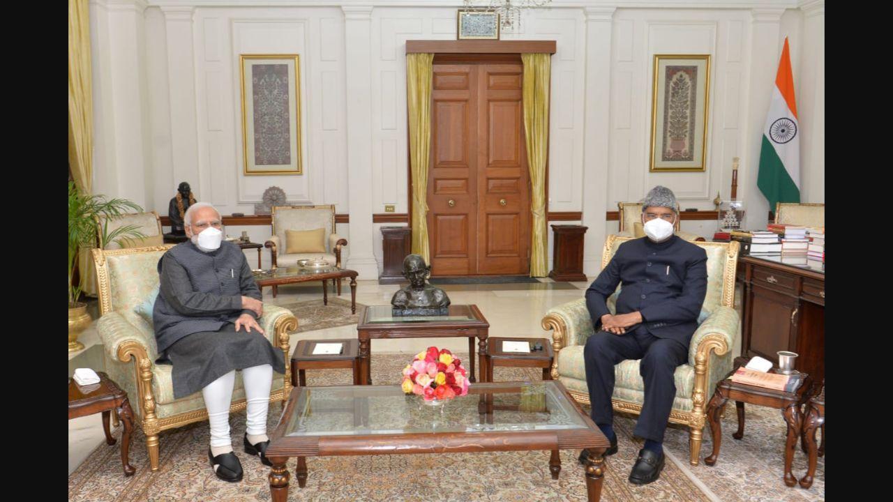 President Ram Nath Kovind meets PM Narendra Modi; receives first-hand account of security breach