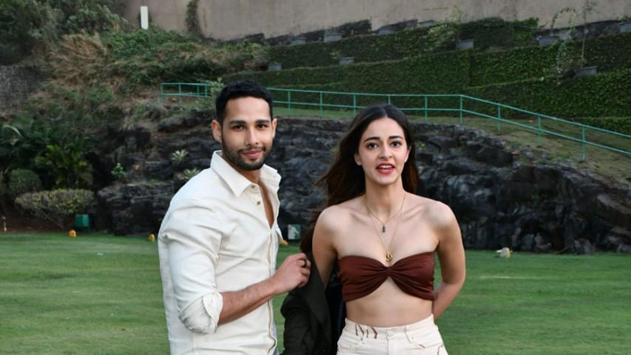 Siddhant Chaturvedi lends Ananya Panday his jacket as the duo promotes Gehraiyaan