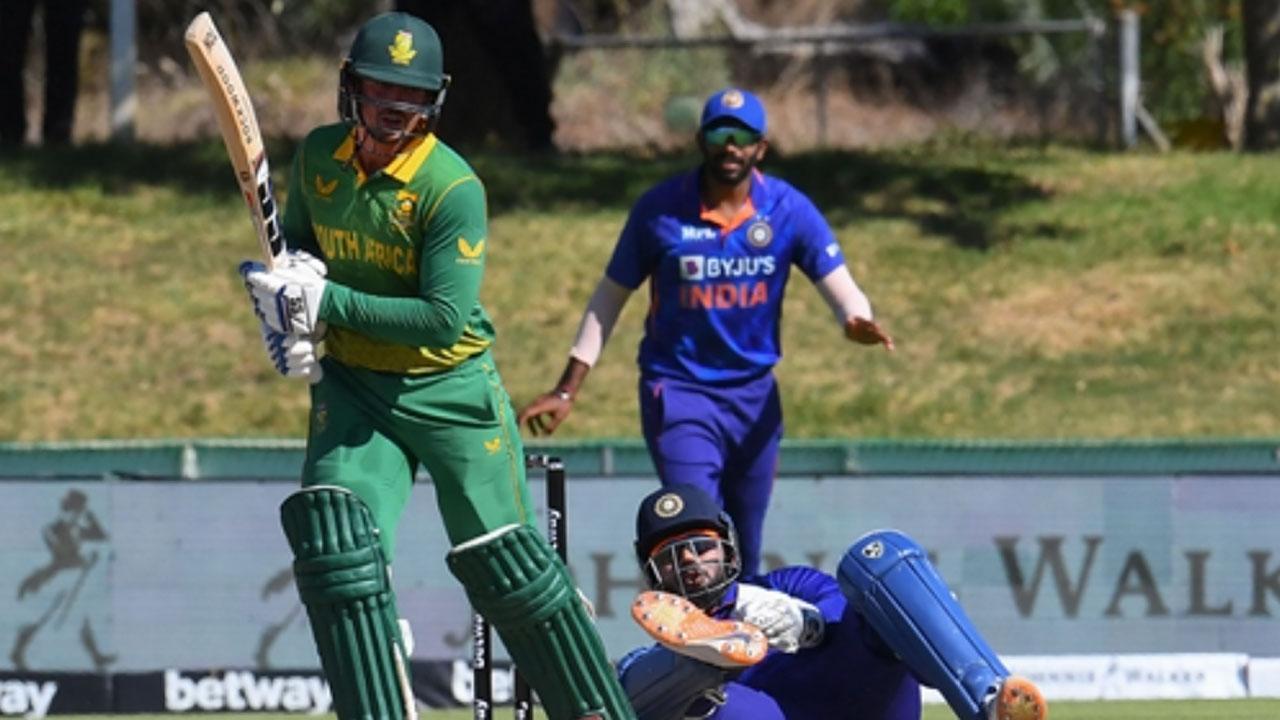 IND vs SA 2nd ODI: Quinton de Kock, Janneman Malan's fifties help South Africa clinch series win
