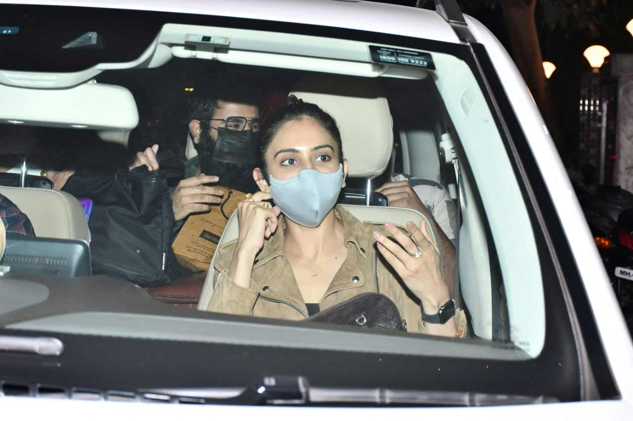Jackky Bhagnani and Rakul Preet Singh have a fun-filled dinner outing ...