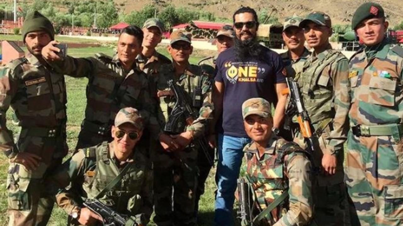 Randeep Hooda commemorates Army Day by sharing tribute to 'asli heroes'. See photo