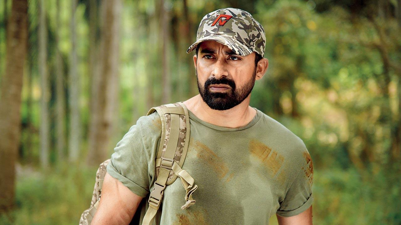 Rannvijay Singha: Rescued hump-nosed viper during night safari