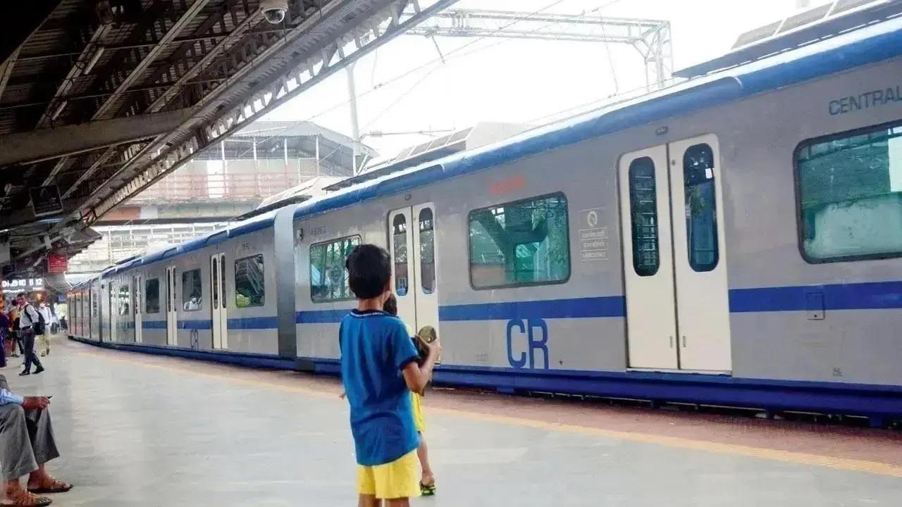 Mumbai: Central Railway gets its sixth AC local train